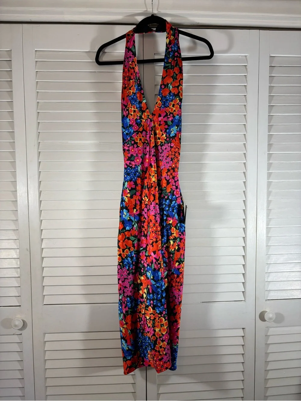 Lulus Bold Presence Black and Red Multi Floral Satin Halter Midi Dress Small - Picture 4 of 13